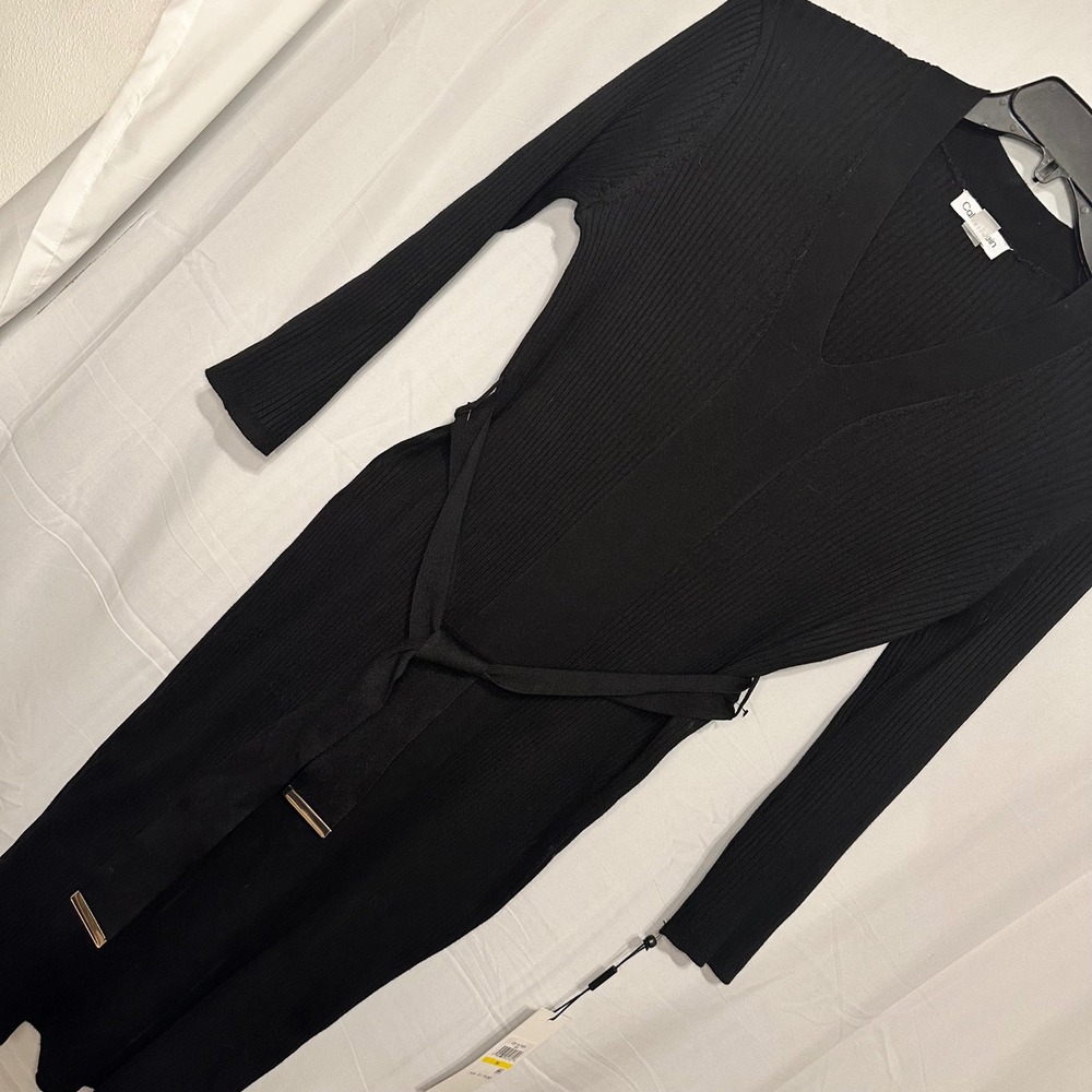 NWT Calvin Klein Womens Black Ribbed Knit V-Neck Belted Midi Dress CD1W180